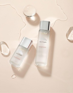 Dưỡng chất trắng da căng mướt da L’Oreal Paris Revitalift Crystal Micro Essence