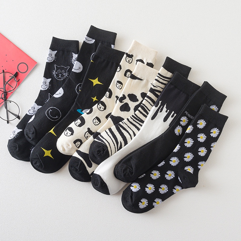 Vớ thể thao WAFNHA D565 cổ cao họa tiết hoa cúc/ bò sữa phong cách thể thao