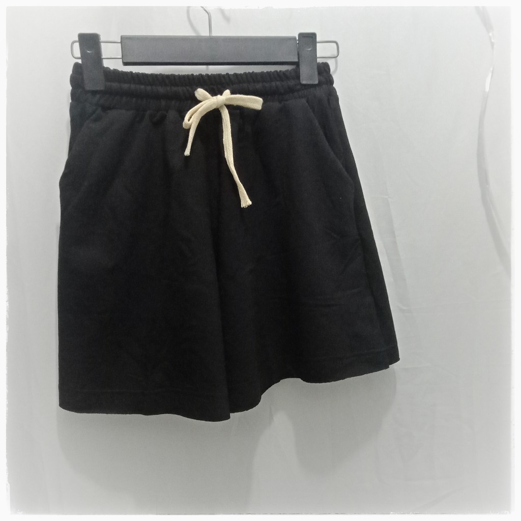 Quần short nữ mặc nhà , quần sooc da cá ống rộng basic cạp chun Queenshop | BigBuy360 - bigbuy360.vn