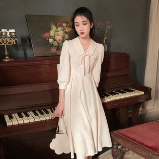 Đầm cổ chữ V phong cách thời trang cổ điển Pháp Ds038