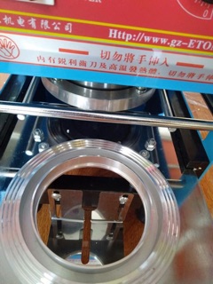 Máy ép miệng ly tự động A9