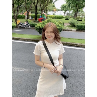 Đầm nữ trắng cổ tròn vải nhăn dây kéo sau dáng ôm xoè freesize Pumi