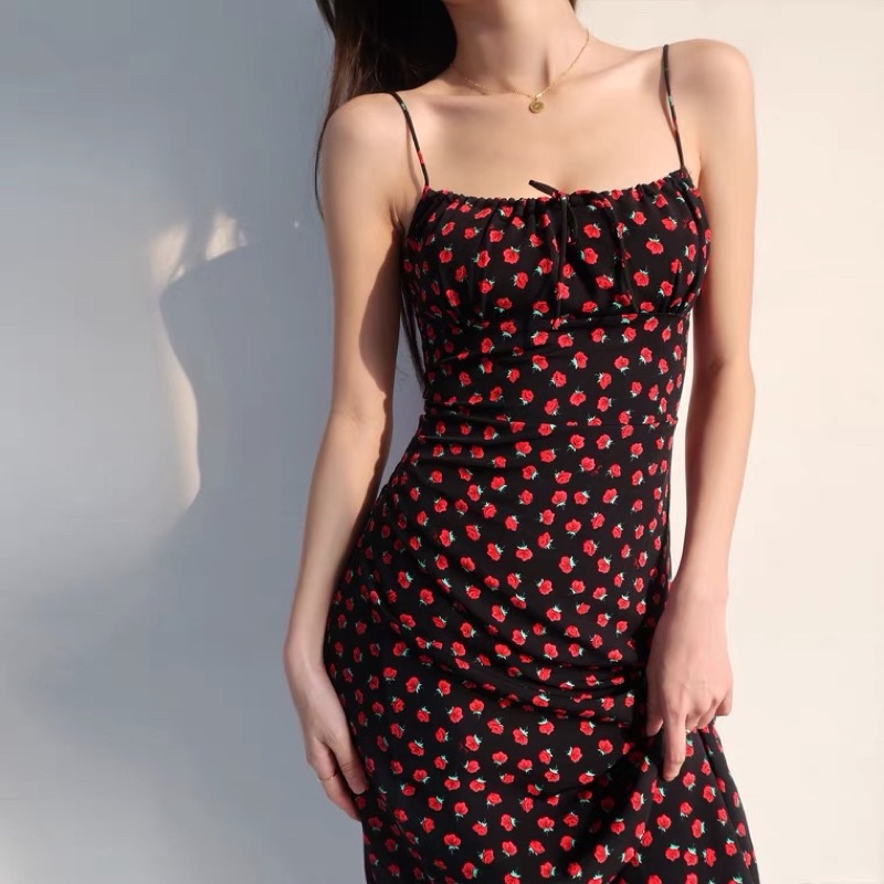 Đầm Maxi Hai Dây Hoa Nhí Màu Đen TQXK