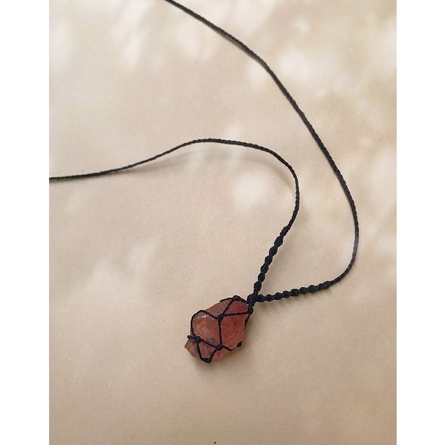 Vòng cổ macrame strawberry quartz thiết kế handmade [ Đặt trước 3 ngày]