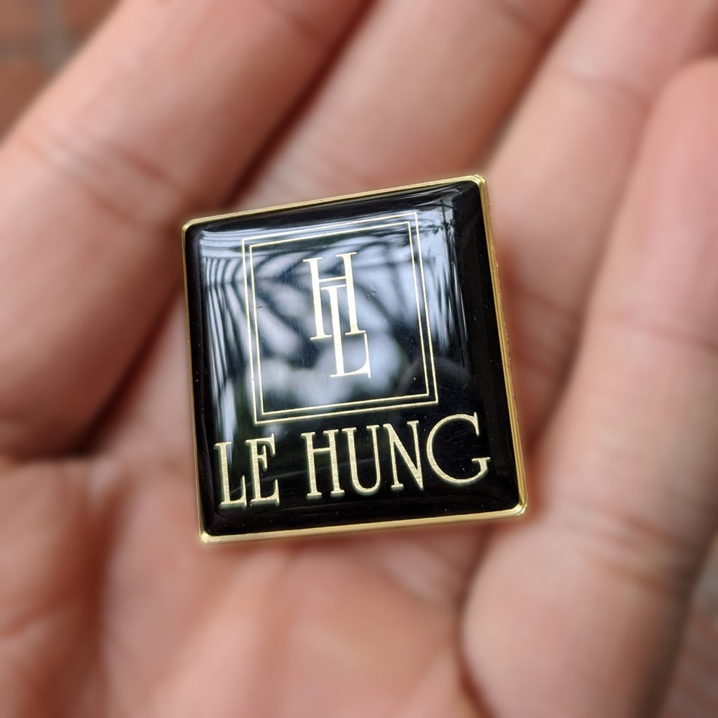 Huy hiệu Đồng ăn mòn  logo theo yêu cầu