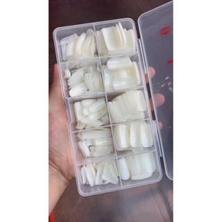 Móng úp chân Fom dài
