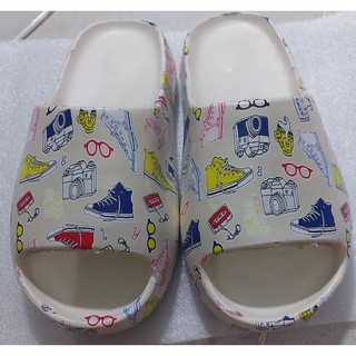 Dép bánh mì hình chuột mickey