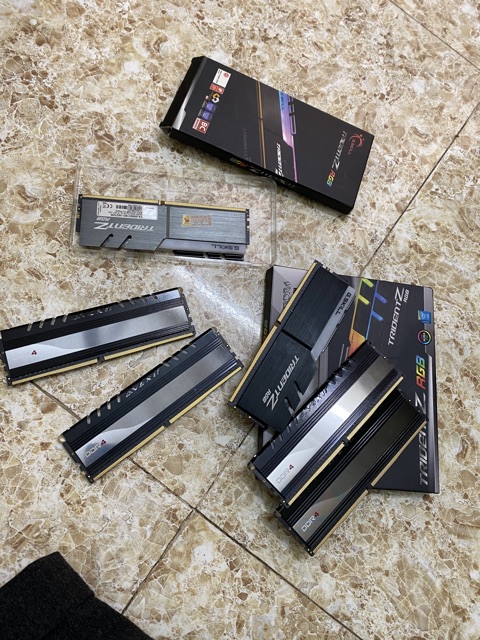 RAM AVEXIR 4GB/2400 (2*4GB) led xanh đỏ | BigBuy360 - bigbuy360.vn