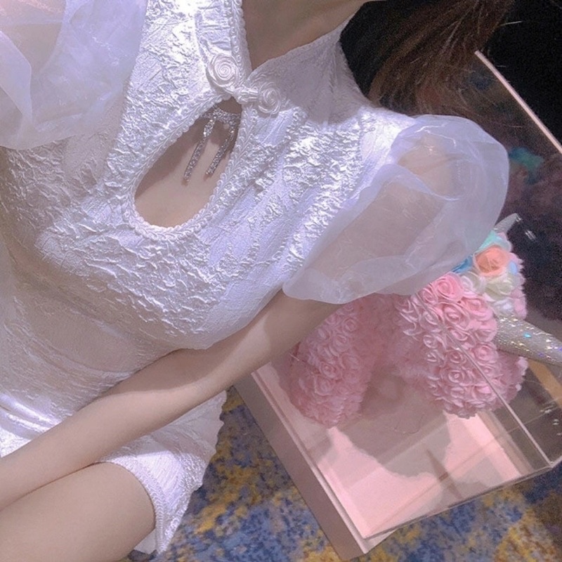 Đầm sườn xám tay bồng xẻ đùi siêu xinh