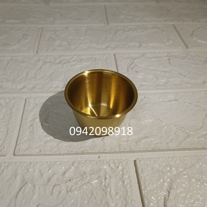 Dụng Cụ Spa: Khay vàng đựng dụng cụ y tế đẹp, sang trọng