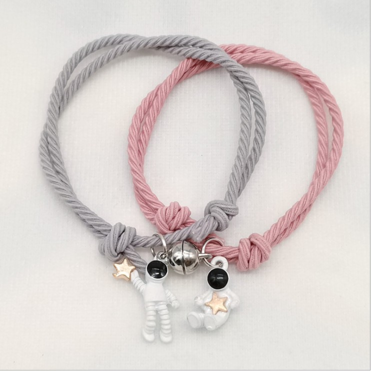 A pair of cartoon astronaut magnet bracelets to choose from (sold separately) | BigBuy360 - bigbuy360.vn