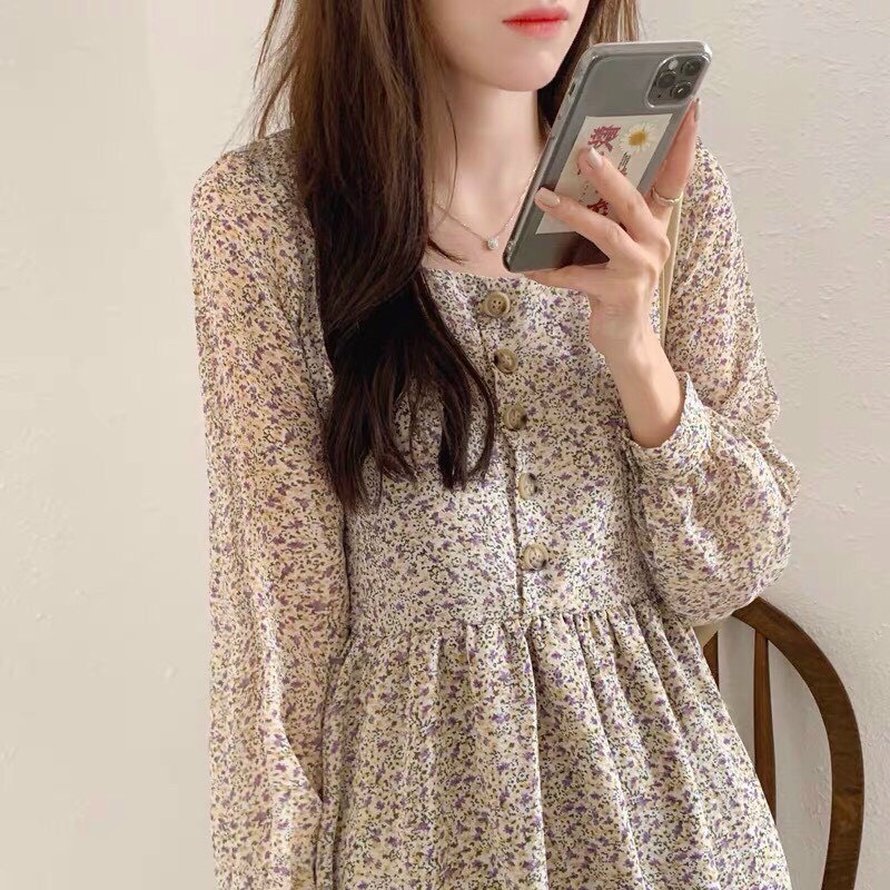 đầm xòe nhẹ bông lụa phối nút cổ vuông dài tay