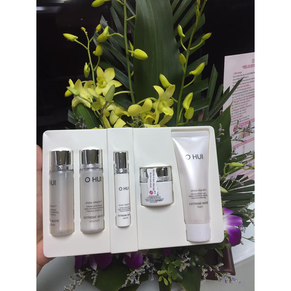 Set dưỡng trắng da Ohui Extreme White 5 món