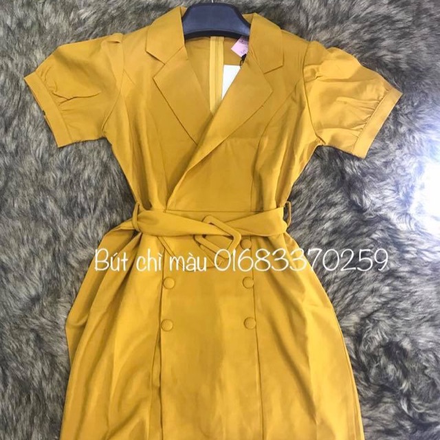 Váy cổ vest