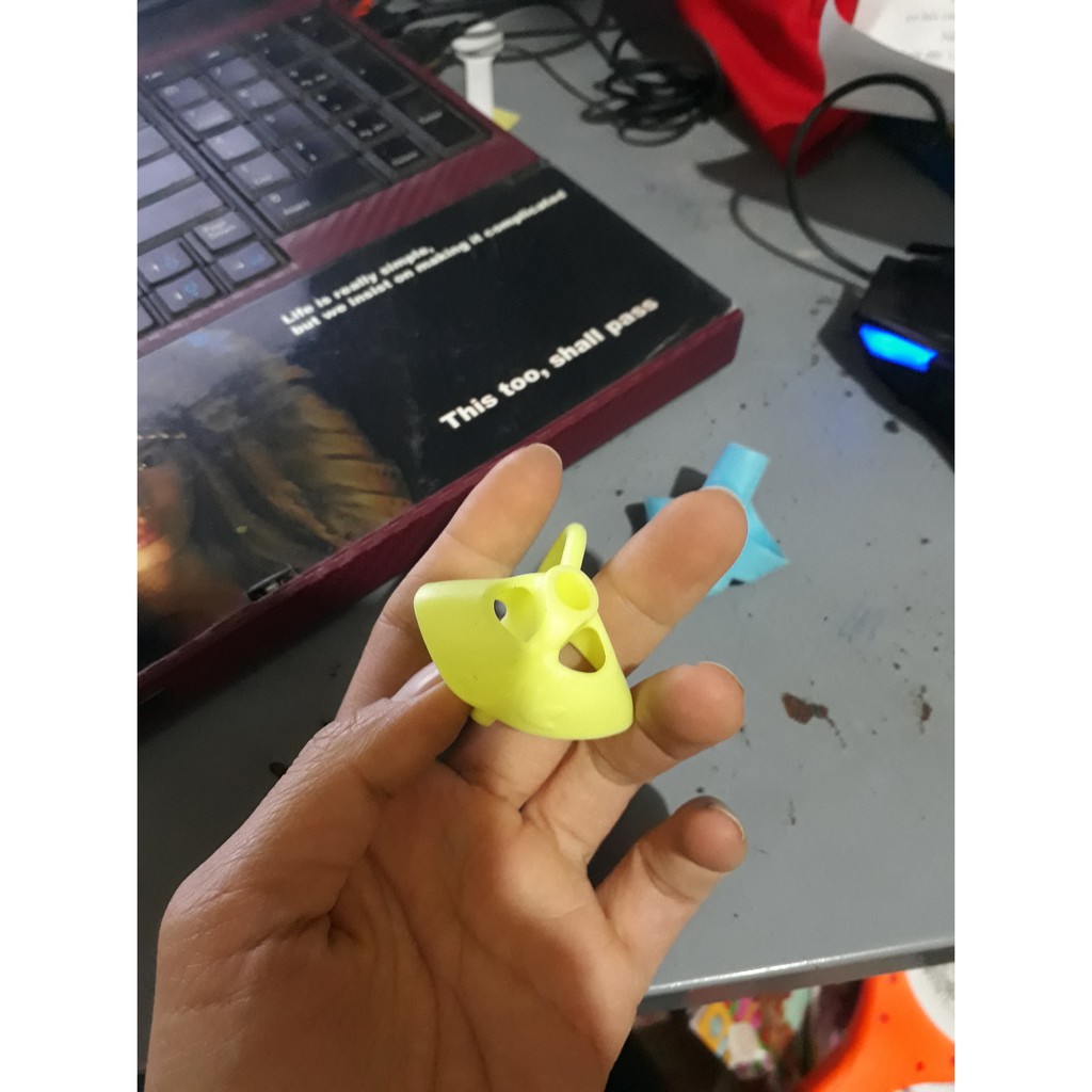 Định vị cầm bút silicon xỏ ngón chỉnh tư thế cầm bút cho bé tập viết