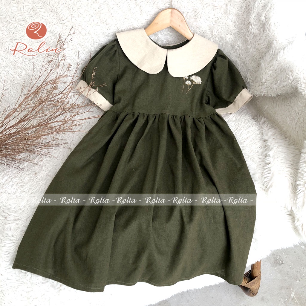 Váy bé gái xanh rêu cổ sen trắng ROLIA Orla Dress thêu họa tiết trước ngực, chất mát mặc xinh sang chảnh VT104