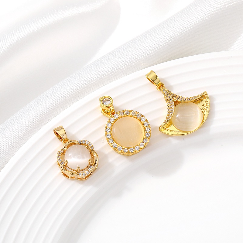 Mặt Dây Chuyền Hình Cỏ Bốn Lá Bằng Đồng 14K 18K