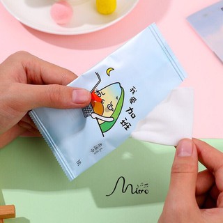 Khăn Giấy Ướt MiNi túi 10 miếng đóng sẵn túi tiện lợi cầm tay bỏ túi nhiều hình cute đáng yêu