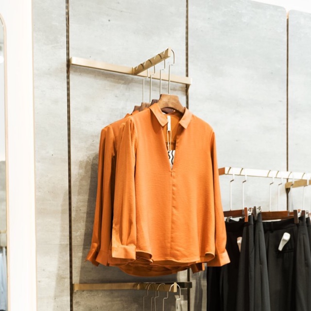 Áo mau cam của up to seconds