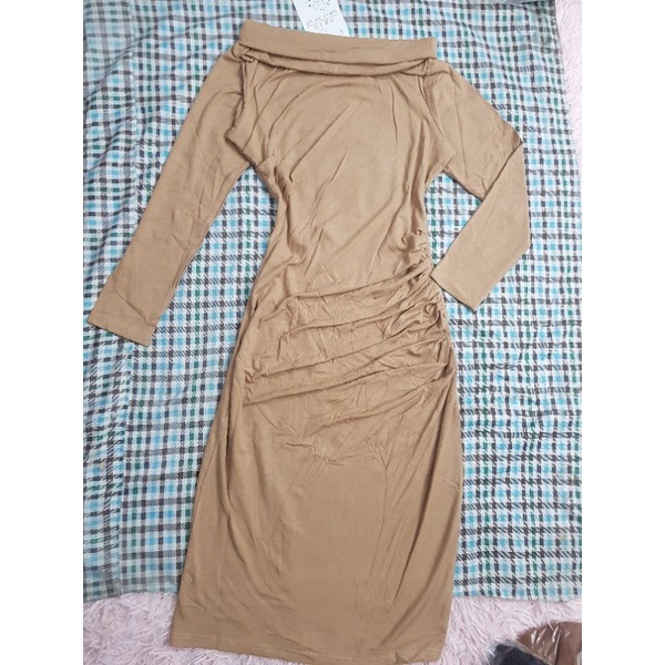 Váy body nâu lệch vai