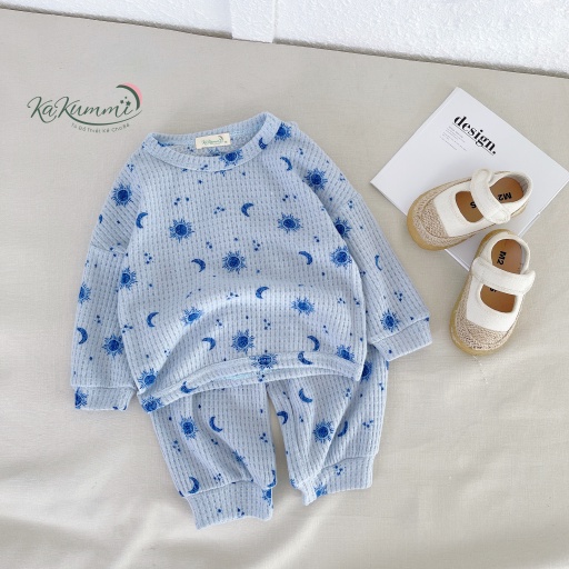 Set quần áo dài tay vai rơi cổ viền (KM22-1ST241) Kakummi