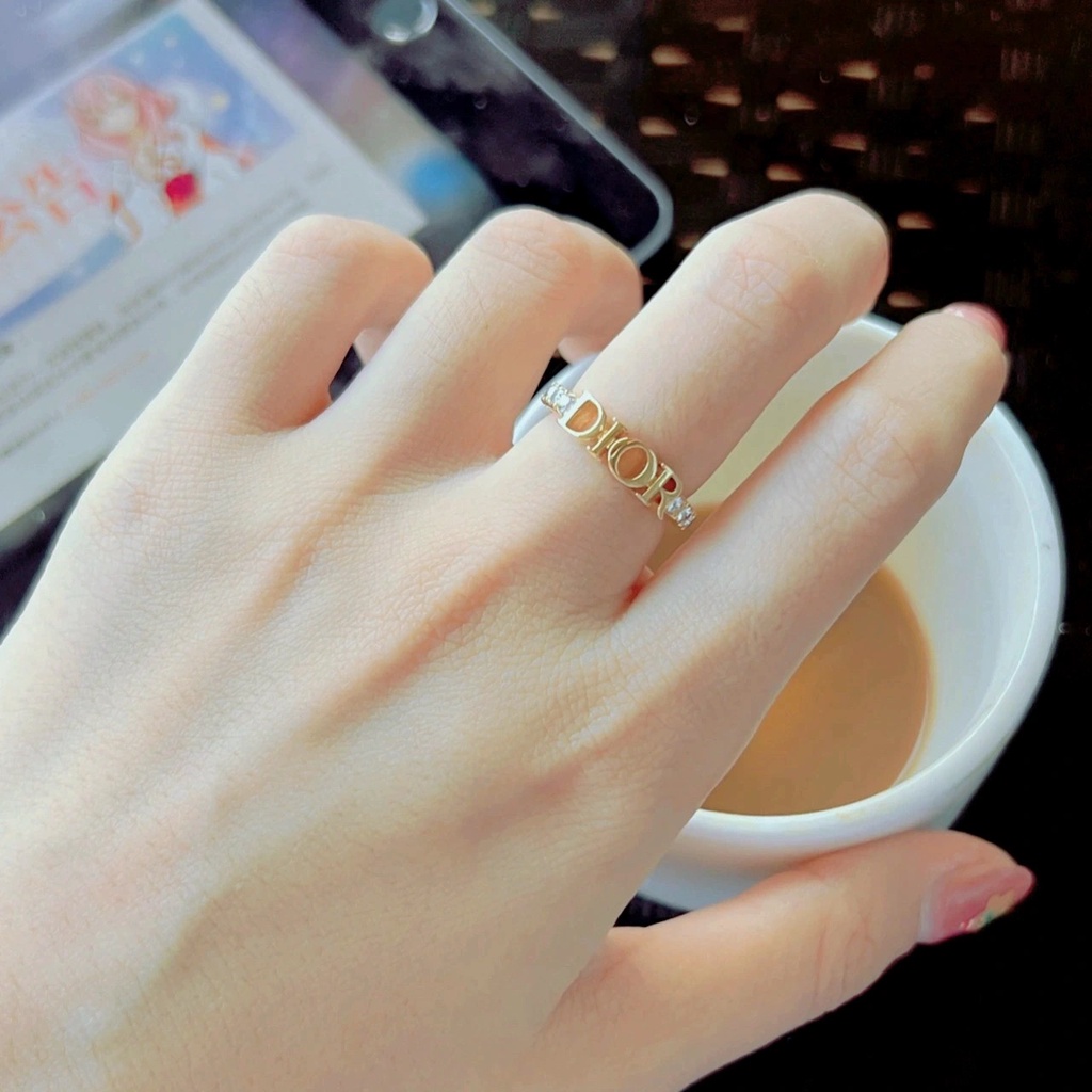 Nhẫn Cưới Khắc Chữ logo Thời Trang