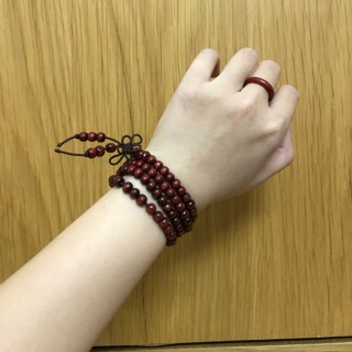 Chuỗi gỗ cổ màu đỏ nâu 108 hạt