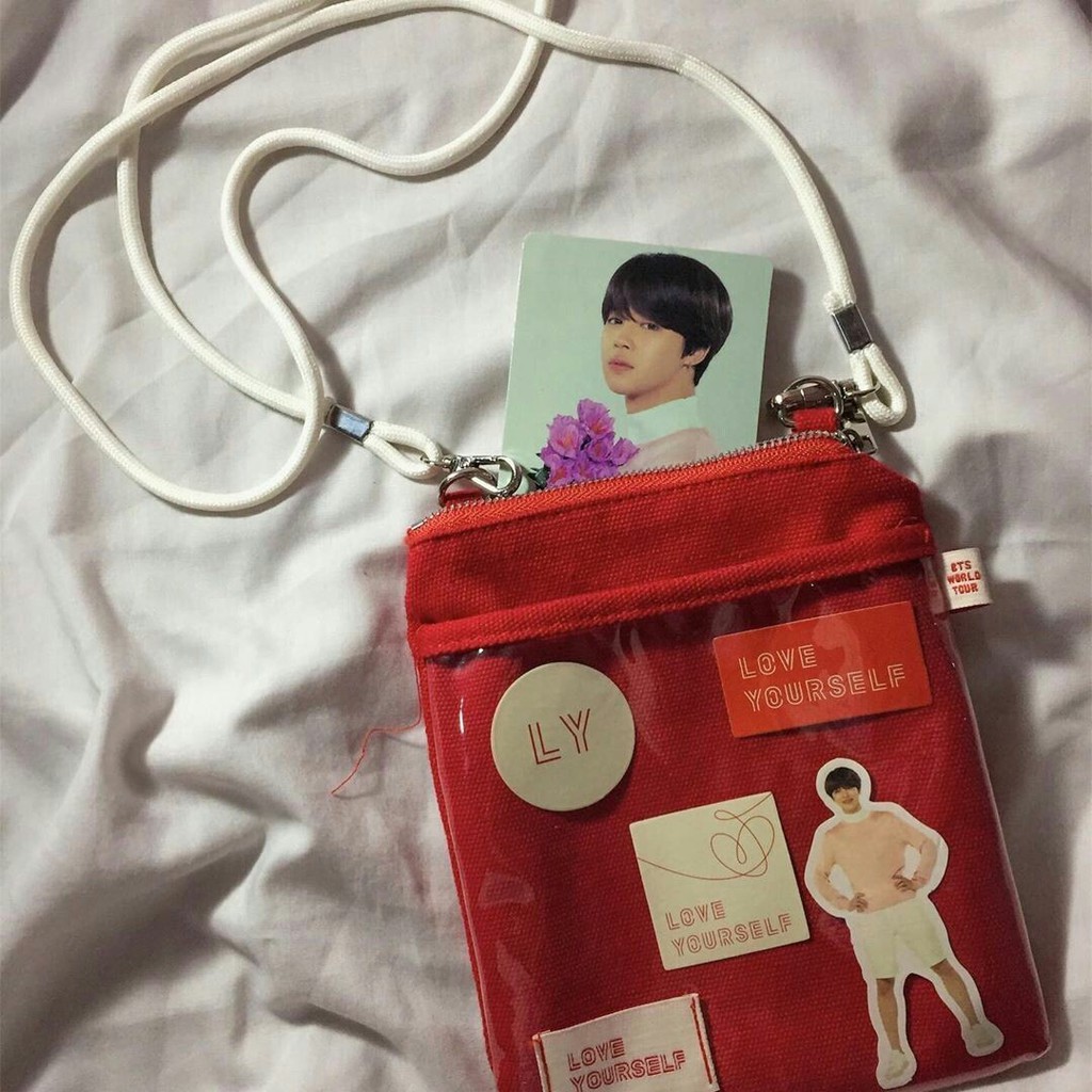 Túi Đeo Chéo Giống J-Hope Trong Tour Love Yourself