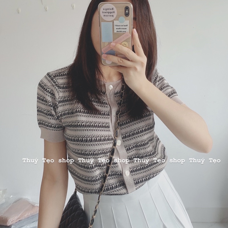 [Hàng sẵn/Video] Áo len croptop kẻ đen cộc tay cúc dọc | BigBuy360 - bigbuy360.vn