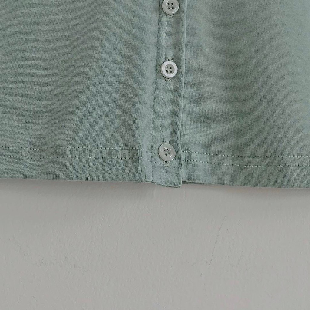 [Mã FAMAYWA giảm 10K đơn 50K] Áo Thun Croptop Body 6 Cúc Dọc 3 Màu AT24 | BigBuy360 - bigbuy360.vn