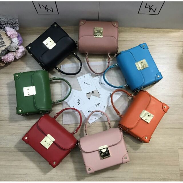 Túi xách Lyn đính đinh