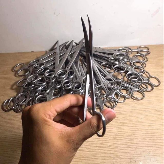 Kéo y tế .