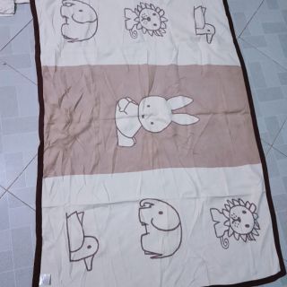 Vỏ chăn hiền hiền