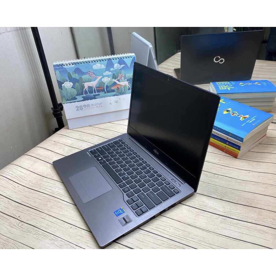 Laptop Nhật Bản Fujitsu U904 Core i5-4200U/10gb Ram, 256gb SSD, 14inch 3K độ phân giải, vỏ nhôm siêu mỏng nhẹ