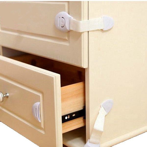 Khóa cửa tủ lạnh bảo vệ an toàn cho bé tiện dụng