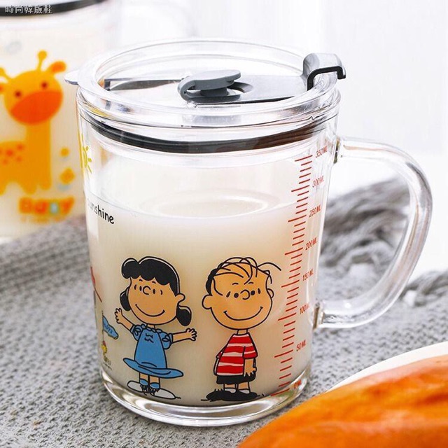 Cốc thuỷ tinh uống nước, sữa có nắp kèm ống hút , chia vạch tiệ dụng