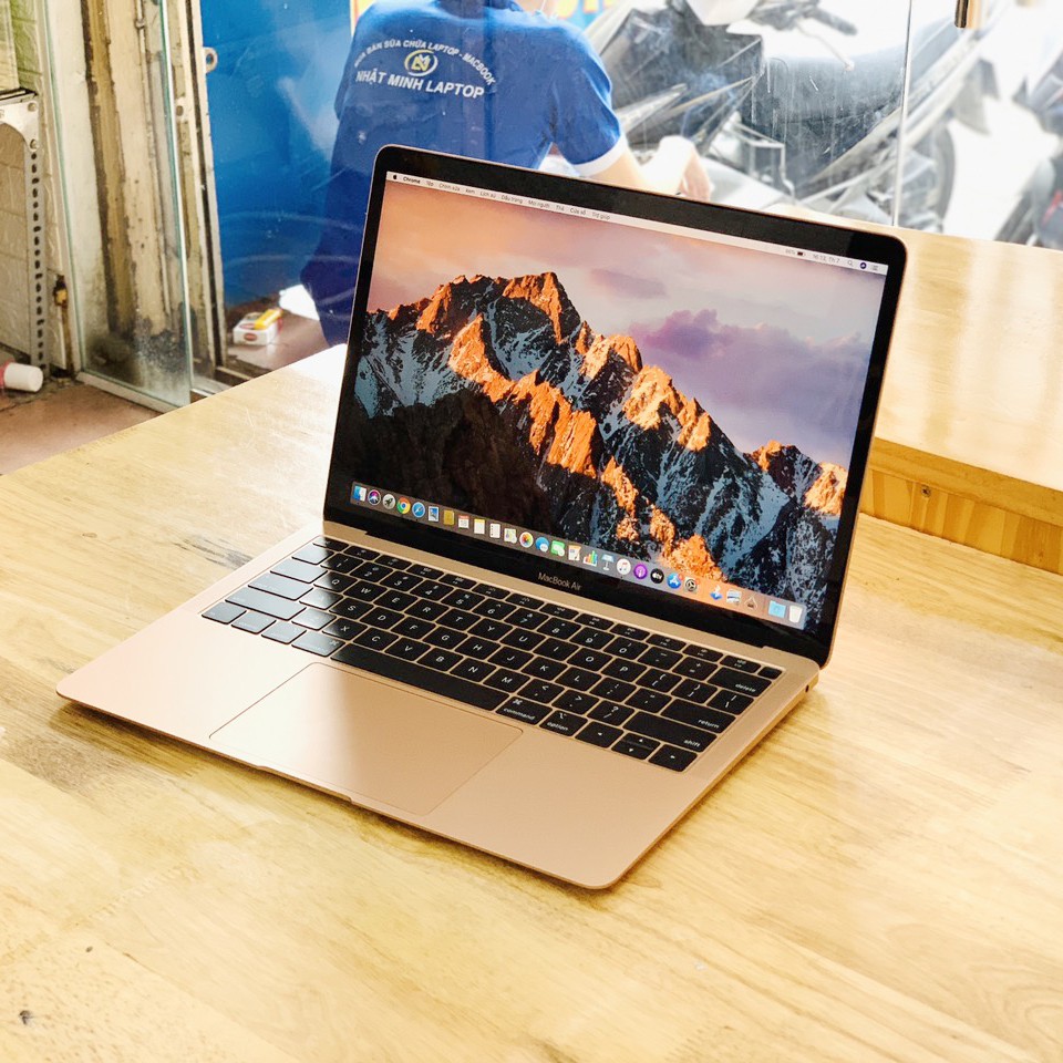 MacBook Air 2019 13 inch New 100%