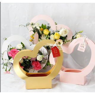 giỏ giấy cắm hoa trái tim