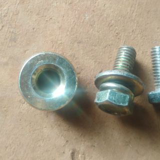 Ốc đầu bò máy cắt cỏ