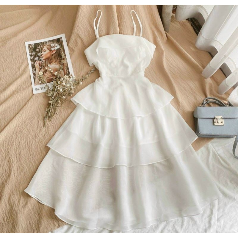 Váy đầm trắng dây tầng công chúa