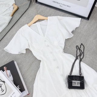 MAXI TRẮNG CỔ V PHỐI NÚT ĐUÔI CÁ 🤍
