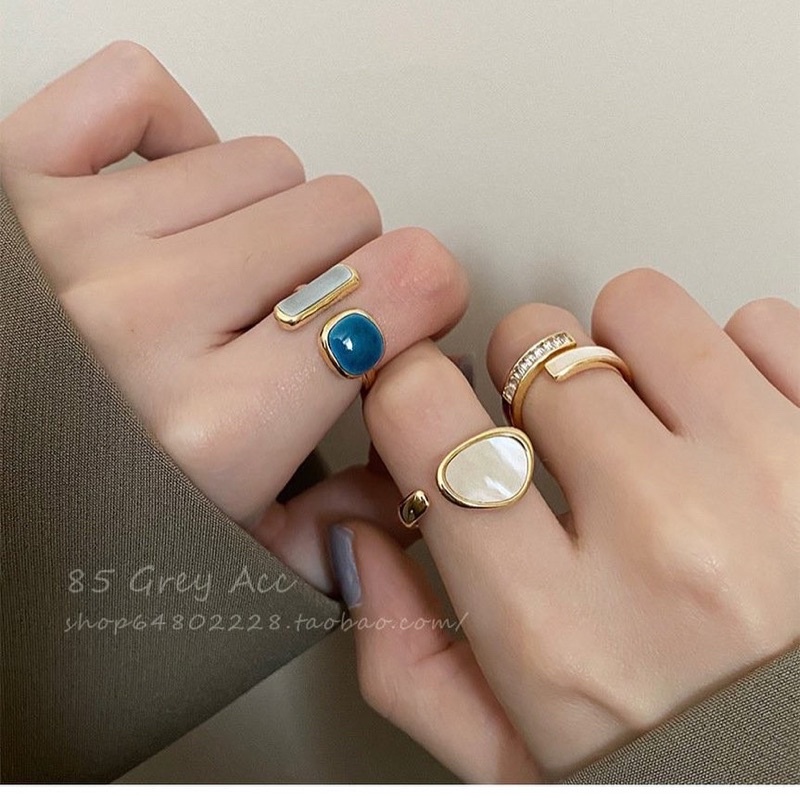 Nhẫn màu vàng gold style vintage