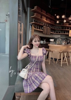 Váy cổ vuông kẻ tím đuôi cá tím