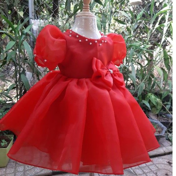 Váy công chúa cho bé tặng kèm cài