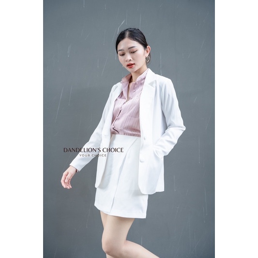 Chân váy đắp chéo tà đơn giản màu trắng có lót quần by Dandelion