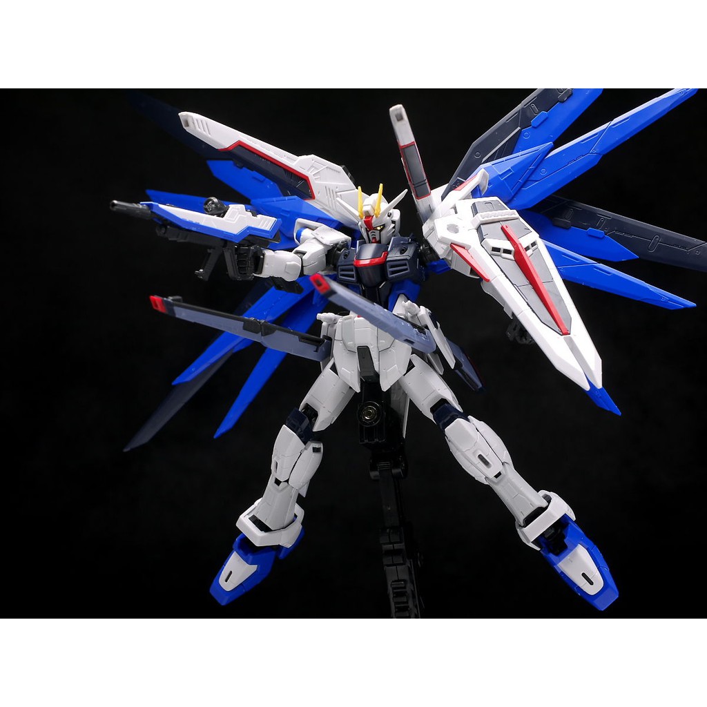 Mô Hình Lắp Ráp Gundam RG 05 Freedom Gundam 2.0 Tỉ Lệ 1/144, Hàng Chính Hãng Bandai - Nhật Bản