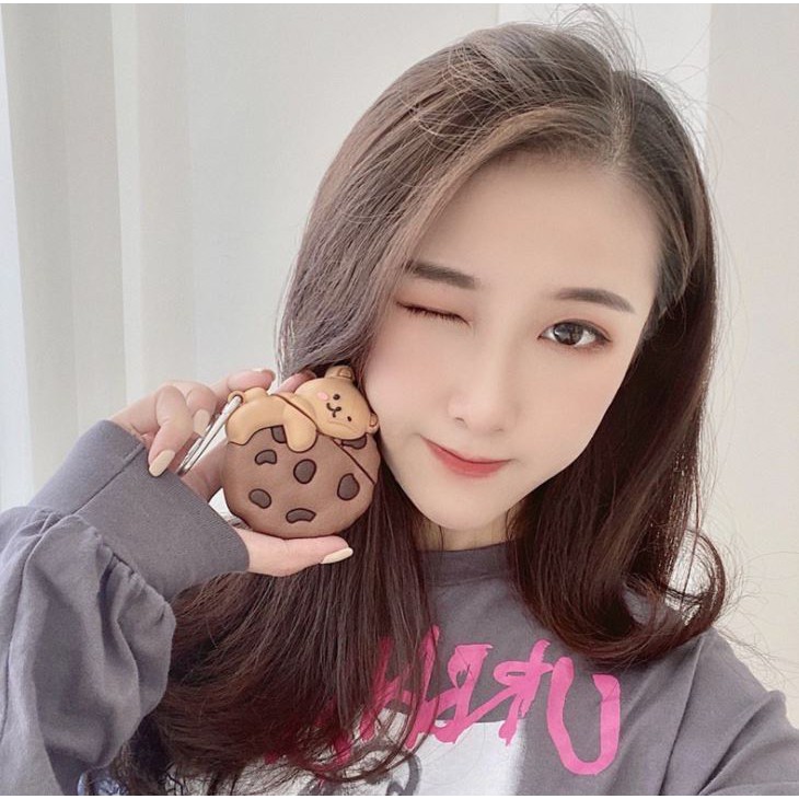Ốp vỏ tai nghe airpod gấu ôm bánh, ốp vỏ airpod 1/2 pro dễ thương - vuabinhnuoc