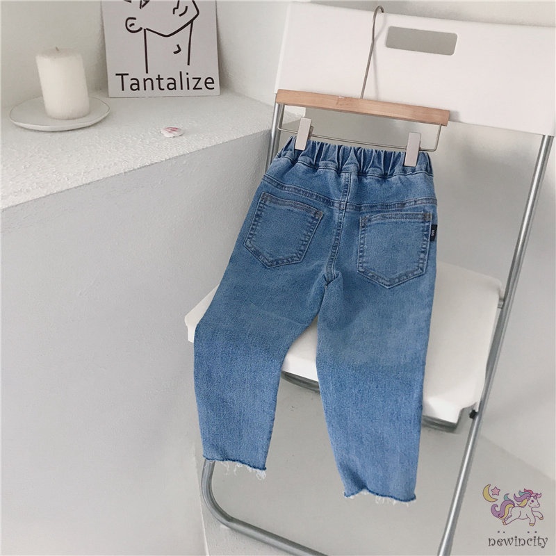 Quần jean dáng ôm phong cách Hàn Quốc dành cho bé gái