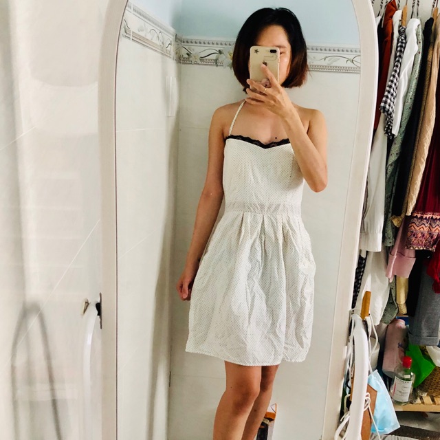 ĐẦM CÚP NGỰC CHẤM BI