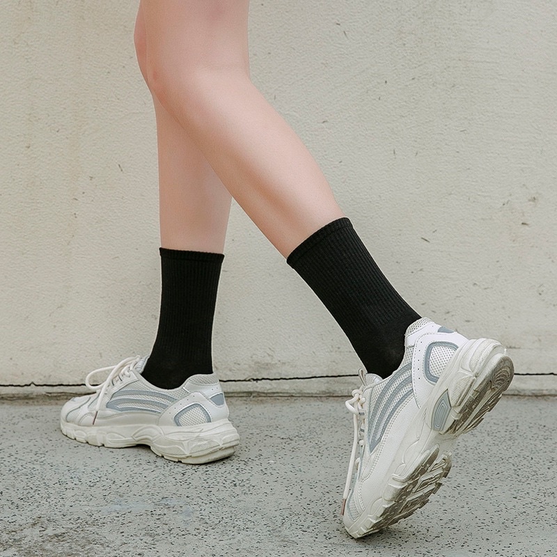 Vớ trơn cotton cổ cao trắng và đen(hàng cao cấp)